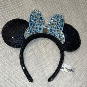 Authentic Disney Minnie Mouse ears headband
